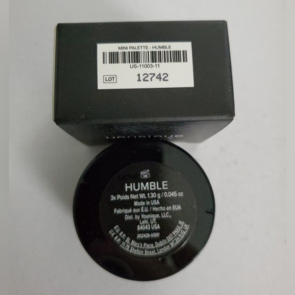 Younique Eyeshadow Mini palette - Picture 2 of 2